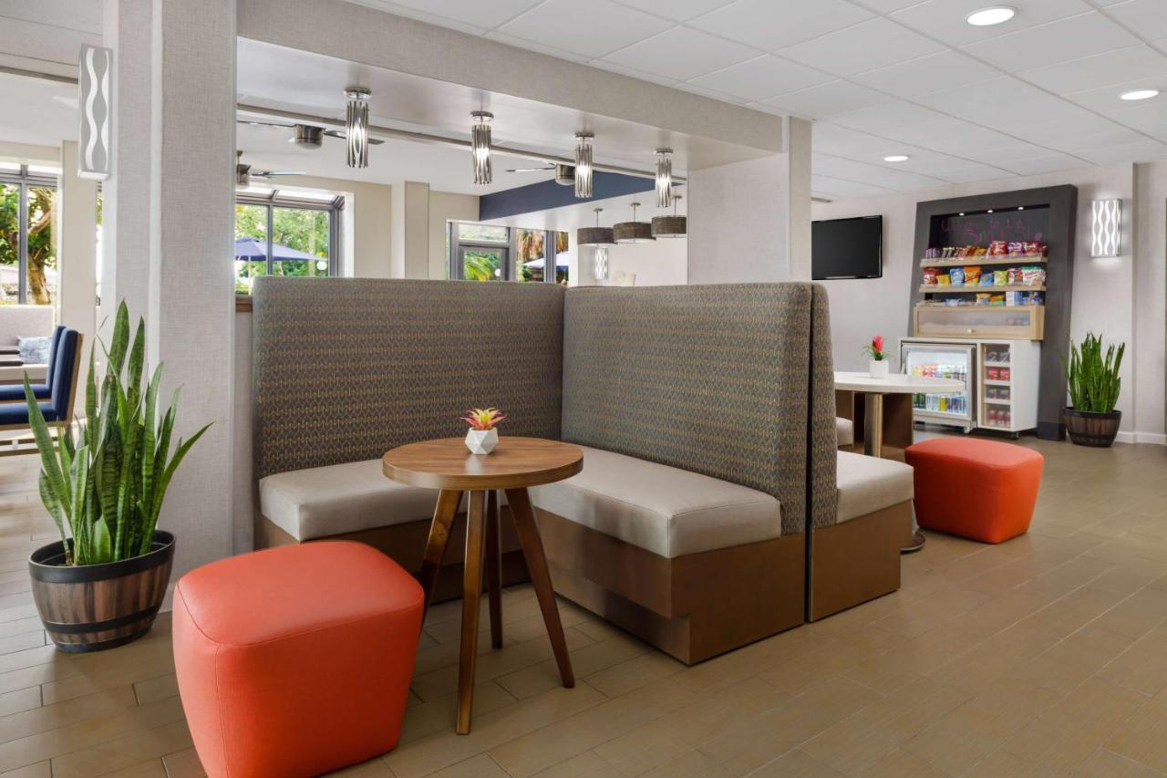 Hampton Inn Ft. Lauderdale-Cypress Creek Fort Lauderdale Zewnętrze zdjęcie