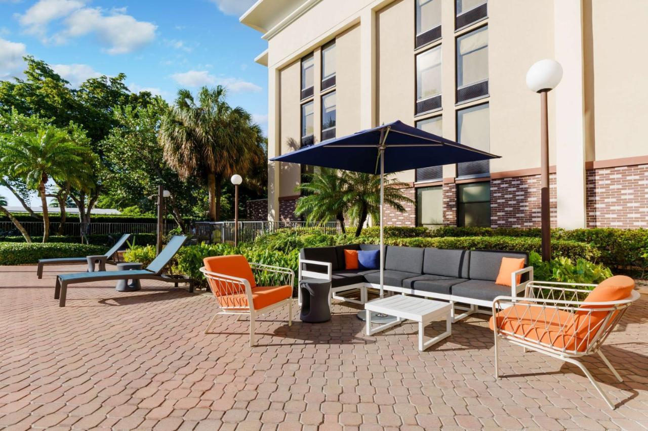 Hampton Inn Ft. Lauderdale-Cypress Creek Fort Lauderdale Zewnętrze zdjęcie